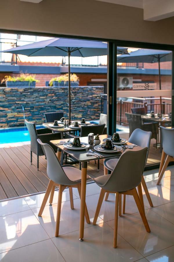 Hotel At Hatfield Apartments Pretoria Exterior photo